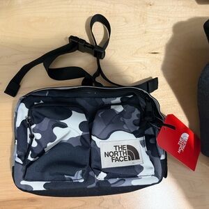 The North Face Black & Gray Camo Belt Bag Unisex